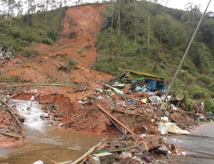 ഇടുക്കി,വയനാട് ജില്ലകളിൽ ദുരന്തനിവാരണത്തിനായി  പുതിയ ഡെപ്യൂട്ടി കളക്ടർ തസ്തിക വരുന്നു...