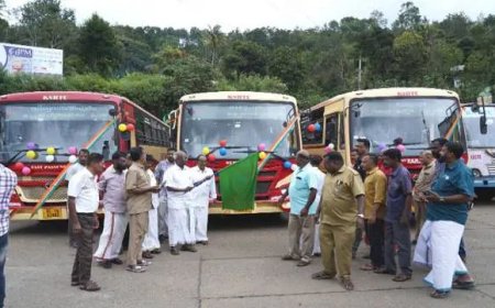 നെടുങ്കണ്ടം ഡിപ്പോയ്‌ക്ക് അനുവദിച്ച പുതിയ കെ.എസ്‌.ആര്‍.ടി.സി ബസുകളുടെ ഫ്‌ളാഗ്‌ ഓഫ്‌ എം.എം മണി എം.എല്‍.എ നിര്‍വഹിച്ചു