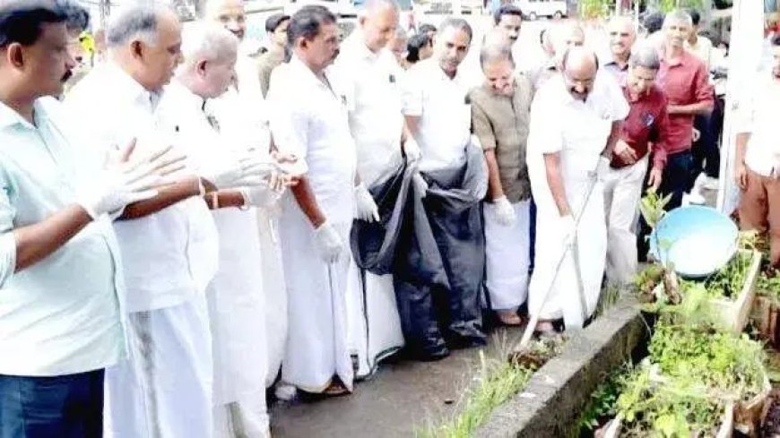 സ്വച്ചതാ ഹി സേവ ക്യാംപയിൻ: തൊടുപുഴ മുൻസിപ്പല് ബസ് സ്റ്റാൻഡില് ശുചീകരണം നടത്തി