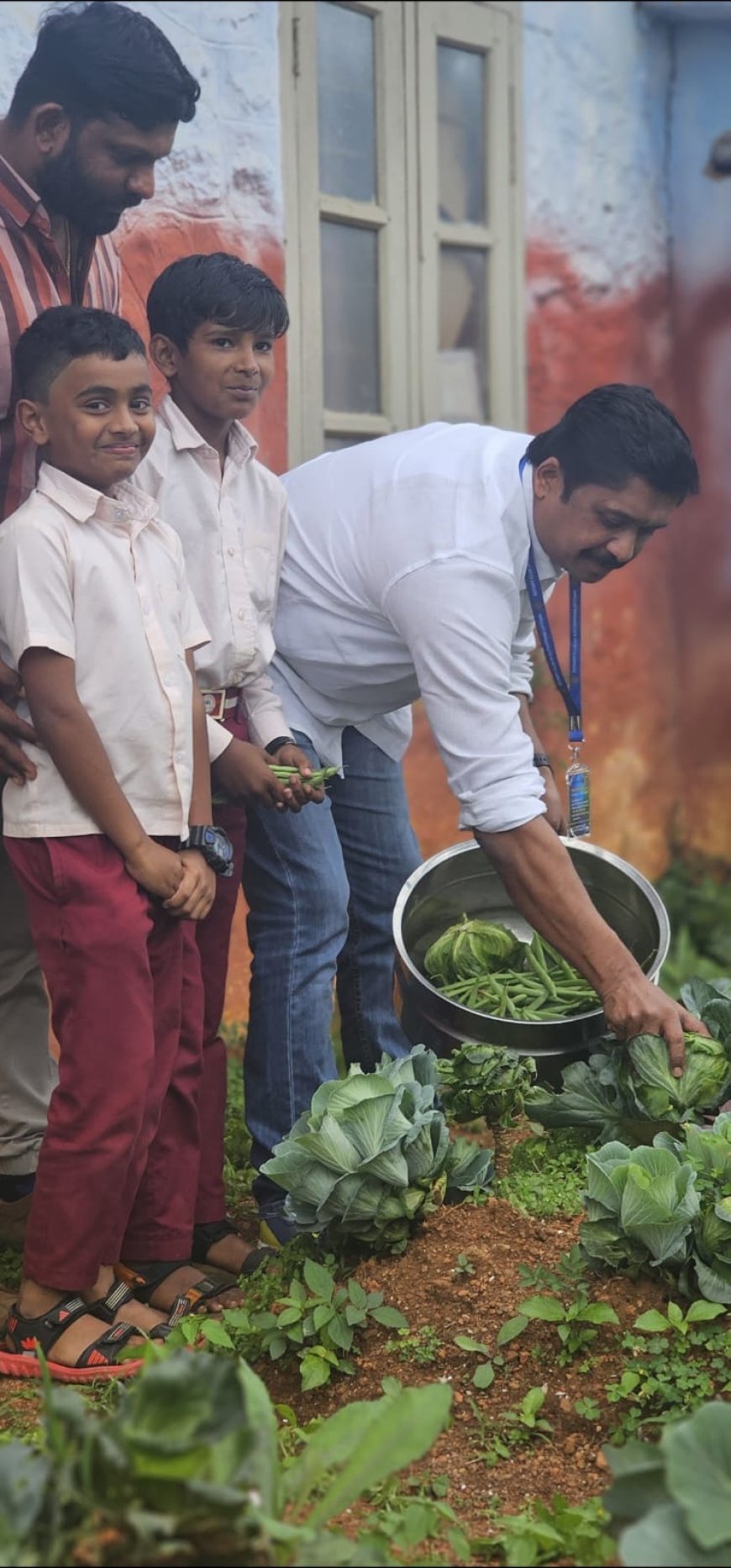 പുളിയന്മല ഗവൺമെന്റ് ട്രൈബൽ എൽപി സ്കൂളിൽ ജൈവ പച്ചക്കറി തോട്ടത്തിന്റെ വിളവെടുപ്പ് നടത്തി