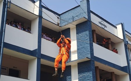 കേരള ഫയർ ആൻഡ് റെസ്‌ക്യൂ സർവീസ്, സിവില്‍ ഡിഫൻസ് ഹോം ഗാർഡ്സ് എന്നിവരുടെ നേതൃത്വത്തില്‍ മോക്ക് ഡ്രില്ലും രക്തദാന ക്യാമ്പും നടത്തി