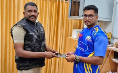 നഷ്ടപ്പെട്ട മൊബൈൽ ഫോൺ കണ്ടെത്തി തിരികെ നൽകി മൂന്നാർ പോലീസ്