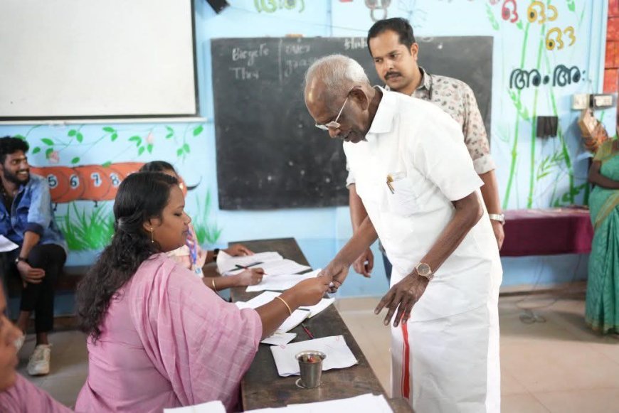 എം എം മണി എംഎൽഎ വോട്ട് രേഖപ്പെടുത്തി