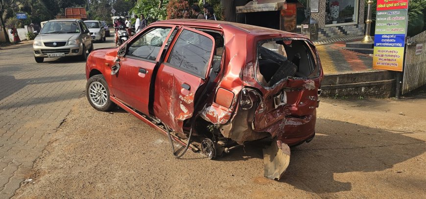 കട്ടപ്പന വെട്ടിക്കുഴി കവലയിൽ കാറുകൾ കൂട്ടിയിടിച്ച് അപകടം