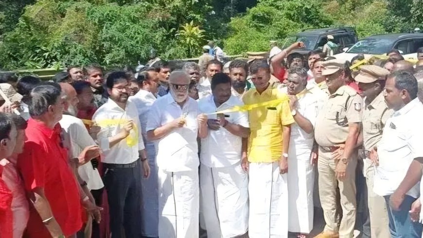 കുമളിയിൽ തമിഴ്നാട് ഭാഗത്ത് അത്യാധുനിക സൗകര്യങ്ങളോടെ നിർമ്മിച്ച പുതിയ ബസ് സ്റ്റാൻഡ് തുറന്നുകൊടുത്തു