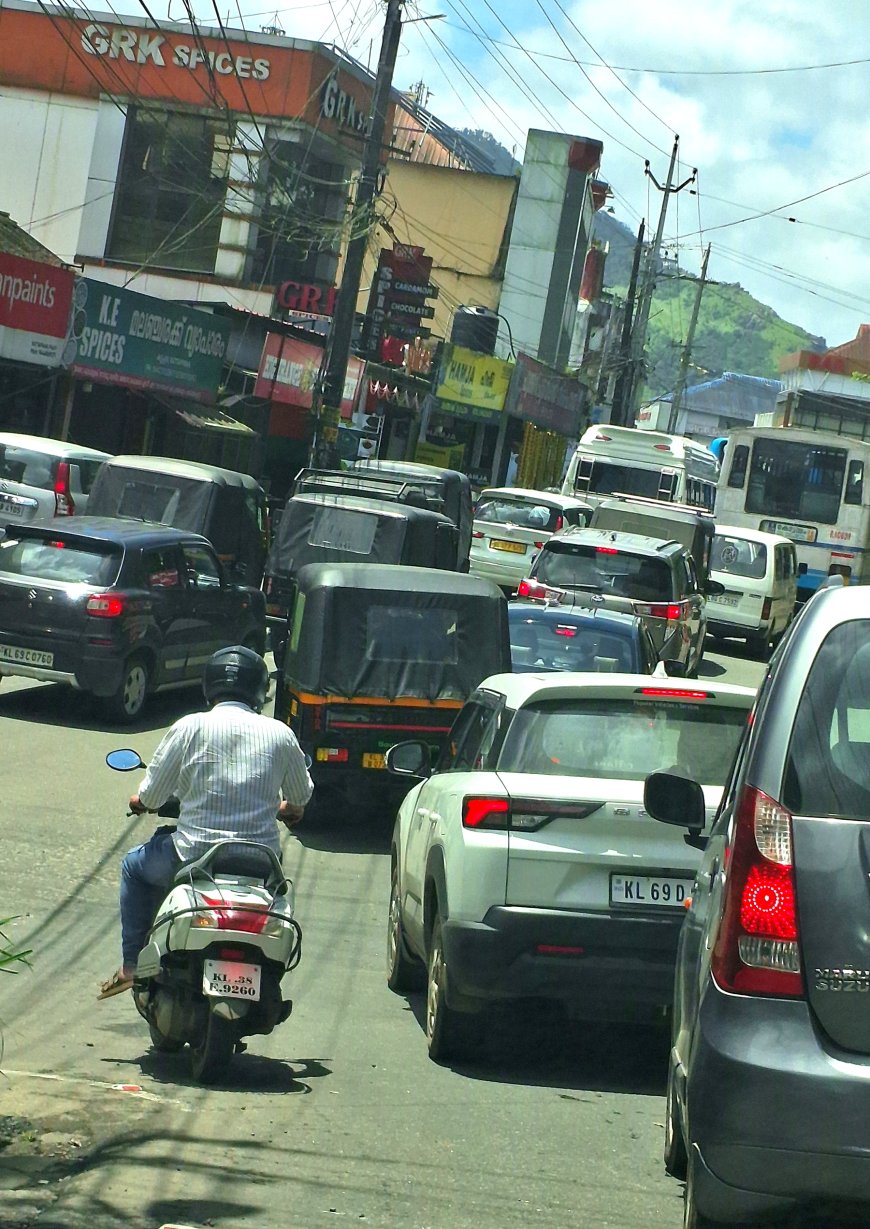ഗതാഗതക്കുരുക്കില്‍ വീർപ്പുമുട്ടി കട്ടപ്പന