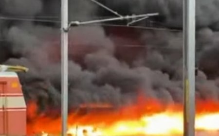 തൃശ്ശൂർ റെയിൽവേ സ്റ്റേഷൻ ബൈക്ക് പാർക്കിങ്ങിൽ തീപിടുത്തം