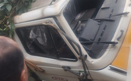 ഈട്ടിത്തോപ്പിൽ വാഹനാപകടം