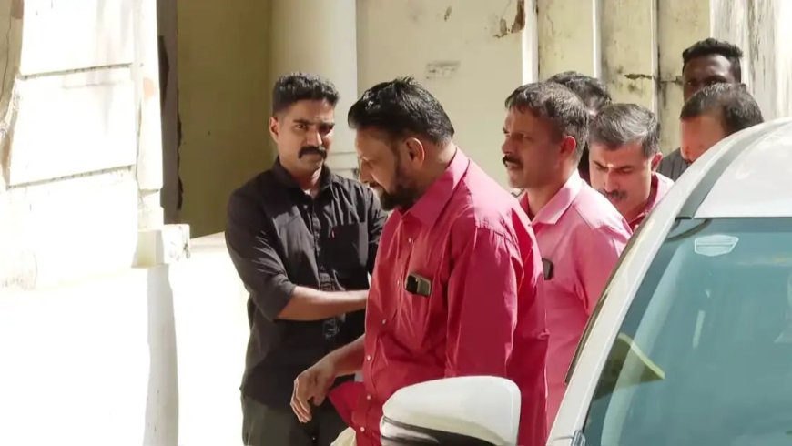 തന്ത്രി കണ്ഠരര് രാജീവര് അറസ്റ്റില്‍