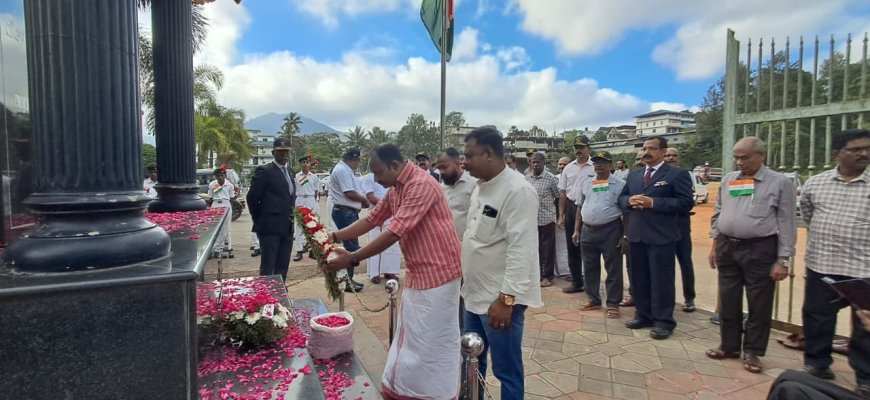 റിപ്പബ്ലിക് ദിനത്തിൽ ധീര ദേശാഭിമാനികൾക്ക് ആദരവ്; BDJS നേതാക്കൾ പുഷ്പചക്രം അർപ്പിച്ചു