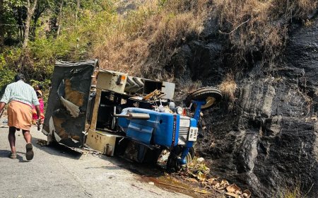 അടിമാലി കൊരങ്ങാട്ടി എസ് വളവിൽ ട്രാക്ടർ അപകടം