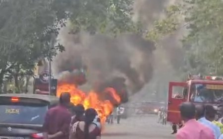 കുട്ടിക്കാനത്തിന് സമീപം വാഹനത്തിന് തീപിടിച്ചു