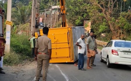 നിയന്ത്രണം വിട്ട മിനിലോറി മറിഞ്ഞ് അപകടം; മൂന്നു പേർക്ക് പരിക്ക്