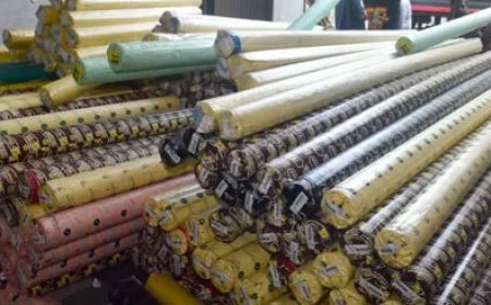 സംയുക്ത പരിശോധനയിൽ തൊടുപുഴയിൽ നിന്നും 900 കിലോയിലധികം നിരോധിത ഫ്ളക്സുകൾ പിടികൂടി