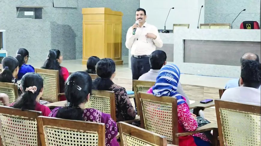 അസംബ്ലി ലെവൽ ഉദ്യോഗസ്ഥർക്കായി പരിശീലനം; ജില്ലാ കളക്ടർ ഉദ്ഘാടനം ചെയ്തു