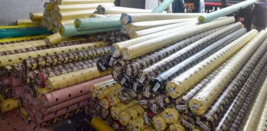 സംയുക്ത പരിശോധനയിൽ തൊടുപുഴയിൽ നിന്നും 900 കിലോയിലധികം നിരോധിത ഫ്ളക്സുകൾ പിടികൂടി