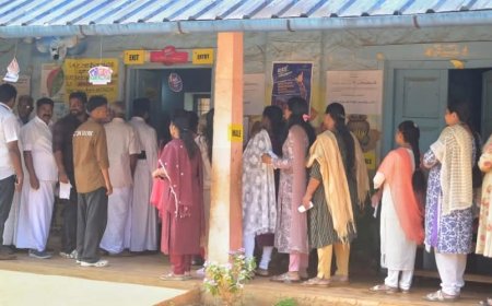 പുതിയ ചരിത്രമായി സ്ത്രീ വോട്ടർമാർ : 81.19% പേർ വോട്ട് രേഖപ്പെടുത്തി—സംസ്ഥാന ചരിത്രത്തിലെ ഏറ്റവും ഉയർന്ന നിരക്ക്.