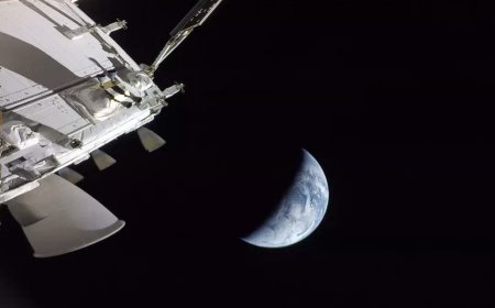 മനുഷ്യരുടെ ചന്ദ്രാന്വേഷണ ചരിത്രത്തിൽ പുതിയ അധ്യായം കുറിച്ച് ആർട്ടിമിസ് II വിജയകരമായി ഭൂമിയിലെത്തി