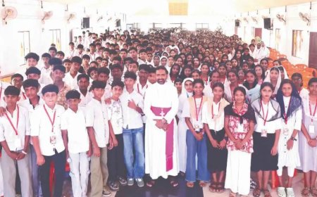 കൗമാരക്കാർ സമൂഹത്തിനും സഭയ്ക്കും പ്രതിബദ്ധരാകണം: മാർ ജോണ്‍ നെല്ലിക്കുന്നേല്‍