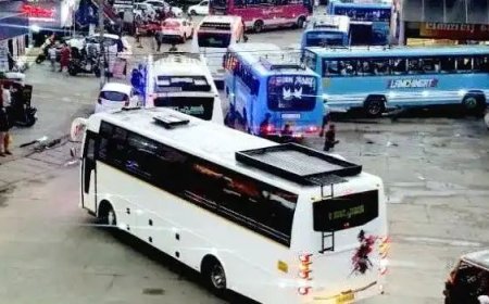 കട്ടപ്പന പുതിയ ബസ് സ്റ്റാന്റിൽ അഭ്യാസപ്രകടനം; ടൂറിസ്റ്റ് ബസുകൾ തടഞ്ഞ് പൊലീസ്