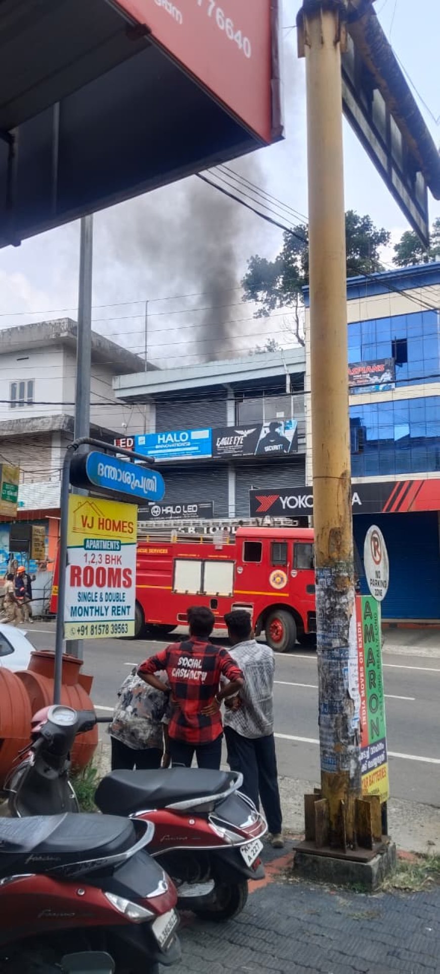 കട്ടപ്പനയിൽ വ്യാപാര  സ്ഥാപനത്തിന് തീ പിടിച്ചു.
