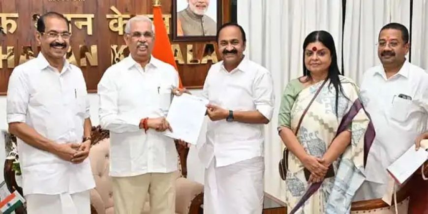 മുഖ്യമന്ത്രിയടക്കം 21 അംഗ മന്ത്രിസഭ തിങ്കളാഴ്ച സത്യപ്രതിജ്ഞ ചെയ്യും