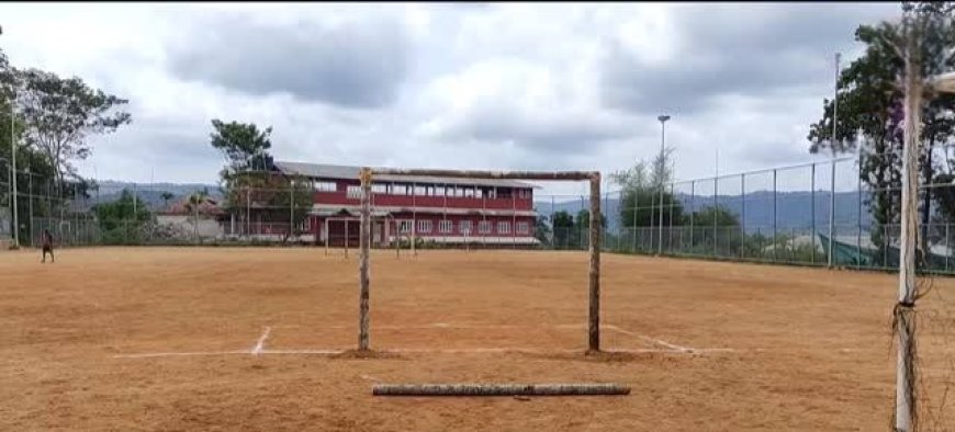 പച്ച അണിയാൻ ഒരുങ്ങി ശാന്തിഗ്രാം സ്കൂൾ മൈതാനം