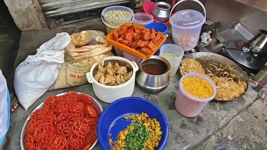 വൃത്തിഹീന സാഹചര്യത്തിൽ ഭക്ഷ്യവസ്തുക്കൾ നിർമ്മാണം; കട്ടപ്പനയിൽ അന്യസംസ്ഥാനക്കാരുടെ സ്ഥാപനം അടപ്പിച്ചു