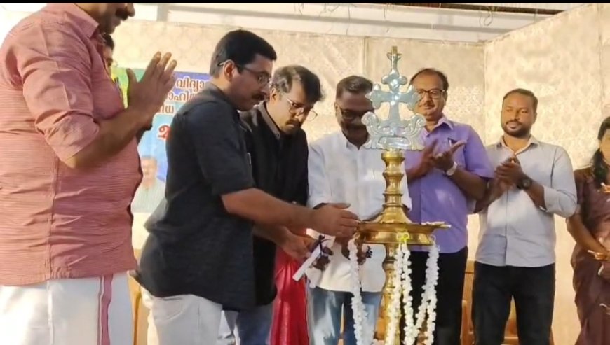 വെള്ളയാംകുടി സെന്റ് ജെറോംസ് യു.പി. സ്കൂളിലെ വിദ്യാരംഗം കലാ സാഹിത്യ വേദിയുടെയും വിവിധ ക്ലബുകളുടെയും ഉദ്ഘാടനം നടന്നു.