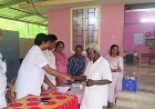 വയോജനങ്ങൾക്ക് പോഷകാഹാര കിറ്റുകൾ വിതരണം ചെയ്തു