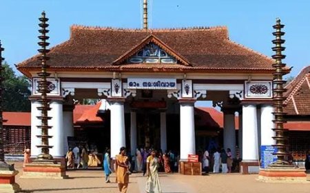 വൈക്കം മഹാദേവ ക്ഷേത്രത്തിലെ വഴിപാട് കണക്കുകളിൽ ക്രമക്കേട്; ഓഡിറ്റ് റിപ്പോർട്ട് ഹൈക്കോടതിയിൽ