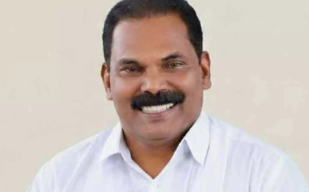 പൊതുജീവിതത്തിൽ സത്യസന്ധതയും ജനസേവനവും മുഖമുദ്രയാക്കിയ നേതാവായിരുന്നു മുൻ മുഖ്യമന്ത്രി ഉമ്മൻ ചാണ്ടിയെന്ന് സേനാപതി വേണു എം.എൽ.എ.