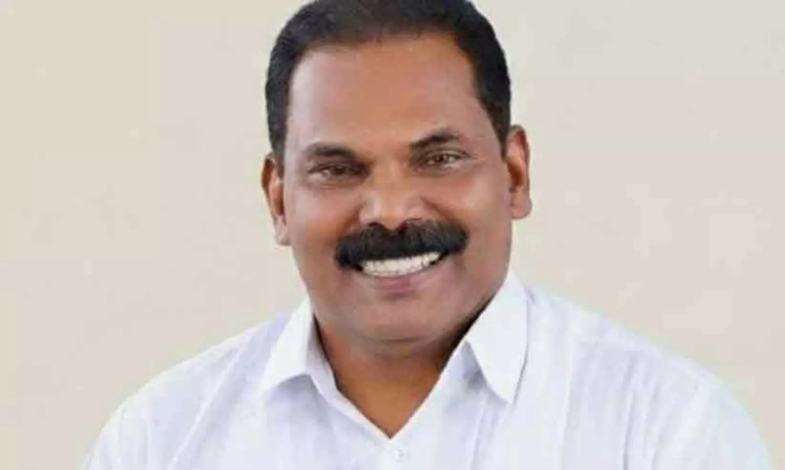 പൊതുജീവിതത്തിൽ സത്യസന്ധതയും ജനസേവനവും മുഖമുദ്രയാക്കിയ നേതാവായിരുന്നു മുൻ മുഖ്യമന്ത്രി ഉമ്മൻ ചാണ്ടിയെന്ന് സേനാപതി വേണു എം.എൽ.എ.