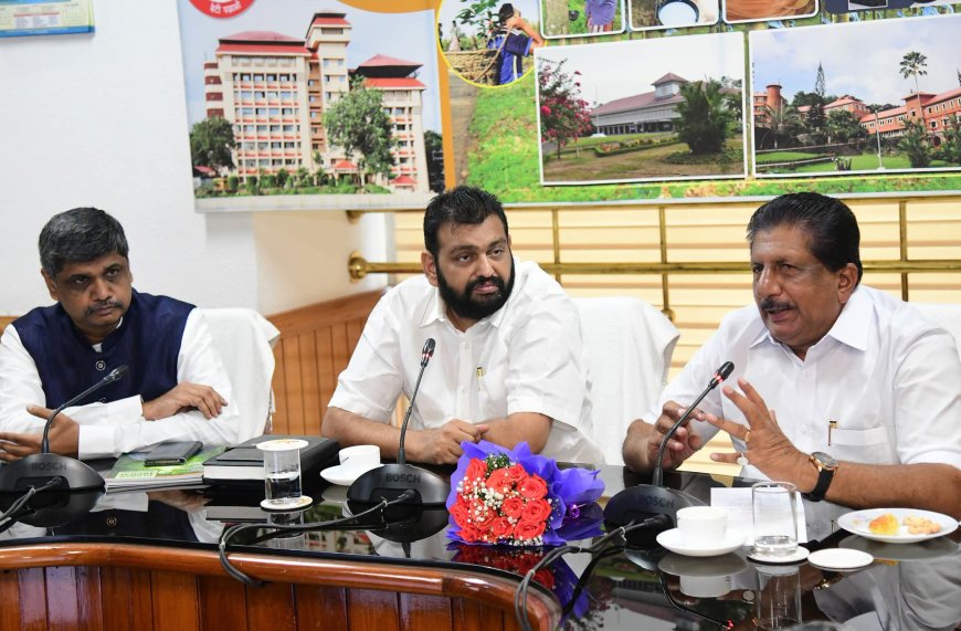 റബർ കർഷകരുടെ ക്ഷേമത്തിന് റബർ ബോർഡുമായി കൈകോർക്കും; സ്ഥിരതാ ഫണ്ടിലെ ₹20 കോടി ഉടൻ വിതരണം ചെയ്യാൻ ഇടപെടൽ: മന്ത്രി മോൻസ് ജോസഫ്