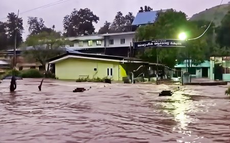 കനത്ത മഴ; വണ്ടിപ്പെരിയാർ മേഖലയിൽ കൈത്തോട് കരകവിഞ്ഞൊഴുകി, വ്യാപാര സ്ഥാപനങ്ങളിലും ആശുപത്രിയിലും വെള്ളം കയറി