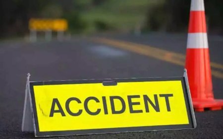 മഴയിൽ നിയന്ത്രണം വിട്ട ബൈക്ക് സ്വകാര്യ ബസിനടിയിലേക്ക് ഇടിച്ചു കയറി. 23-കാരിക്ക് ദാരുണാന്ത്യം