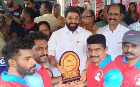 പ്രളയബാധിത മേഖലകളിലെ രക്ഷാപ്രവർത്തനം: AIYF ഭഗത് സിംഗ് യൂത്ത് ഫോഴ്സിന് ആദരവ്