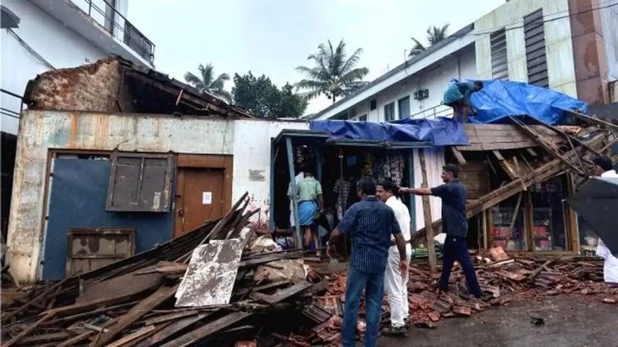 ലബ്ബക്കടയിൽ വ്യാപാരസ്ഥാപനങ്ങൾ പ്രവർത്തിച്ചിരുന്ന കെട്ടിടത്തിന്റെ മേൽക്കൂര തകർന്നു വീണു