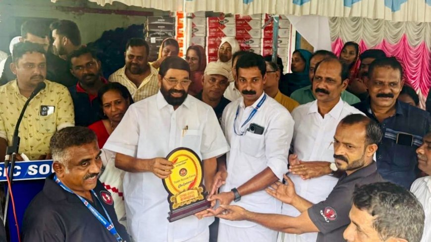 ദുരന്തമുഖങ്ങളിലെ കാവലാളുകൾക്ക് ആദരം
