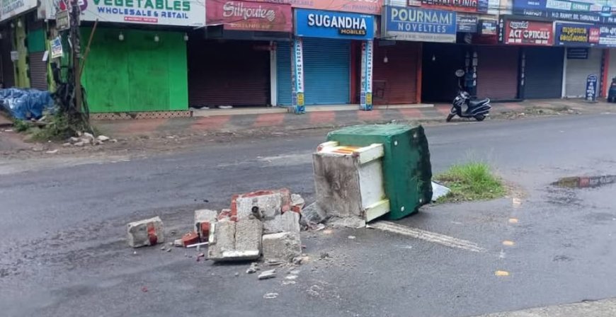കോട്ടയം പാമ്പാടിയിൽ ഇന്ദിരാഗാന്ധിയുടെ ഓർമ്മയ്ക്കായി 1984  ൽ സ്ഥാപിച്ച സ്തൂപം തകർന്നു.