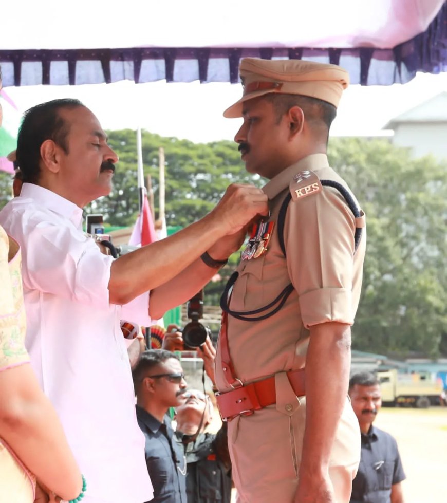 കട്ടപ്പന ഡി.വൈ.എസ്.പി റെജി എം. കുന്നിപ്പറമ്പന് രാഷ്ട്രപതിയുടെ പോലീസ് മെഡൽ
