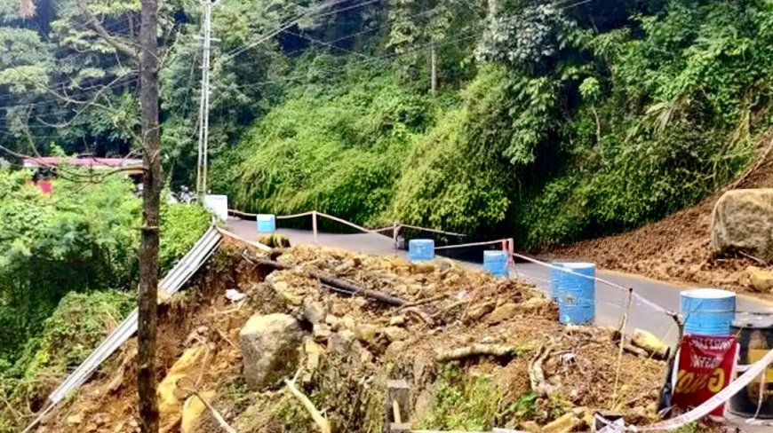 ഉരുള്‍പൊട്ടല്‍ അവശിഷ്ടങ്ങള്‍ നീക്കിയില്ല; കൊട്ടാരക്കര–ദിണ്ഡിഗല്‍ ദേശീയപാതയില്‍ രൂക്ഷ ഗതാഗതക്കുരുക്ക്