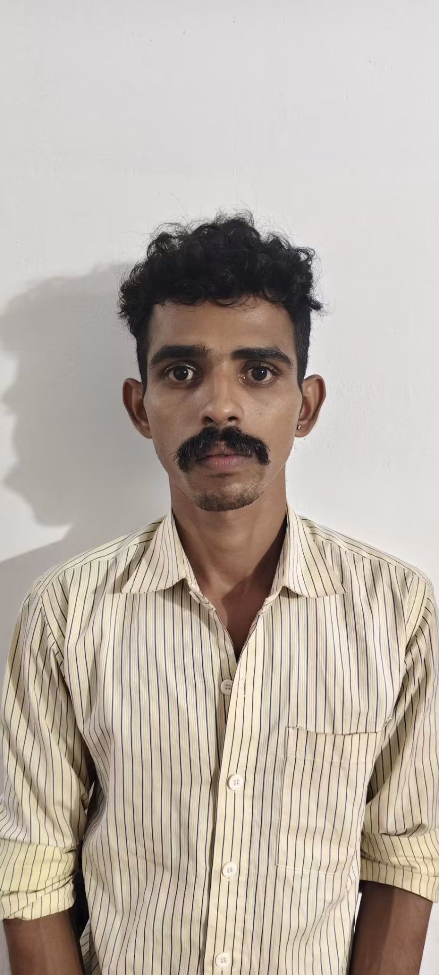 സ്വർണ്ണ വളകൾ മോഷ്ടിച്ച പാലക്കാട് സ്വദേശി വെള്ളത്തൂവൽ പോലീസിന്റെ പിടിയിൽ