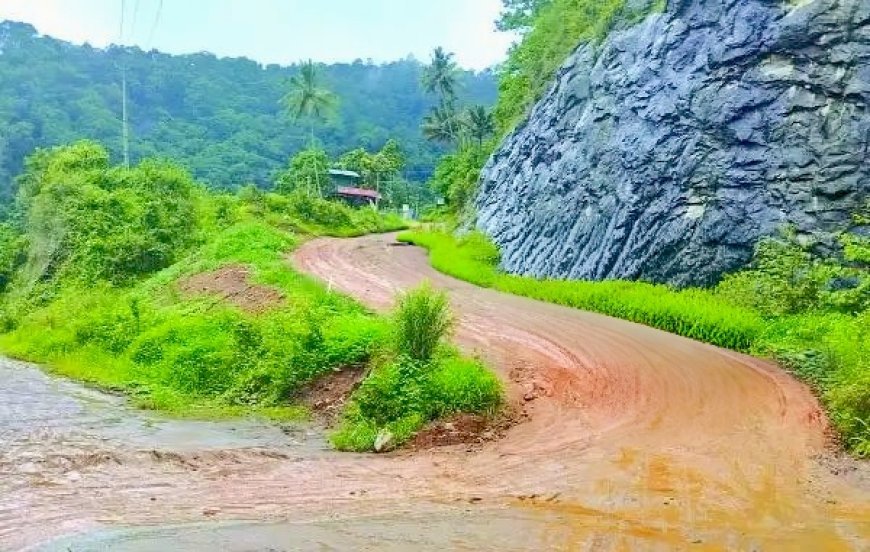 റോഡ് പുനർനിർമാണം പാതിവഴിയിൽ; മുല്ലക്കാനം–എല്ലക്കൽ മേഖലയിലെ ജനങ്ങൾ ദുരിതത്തിൽ