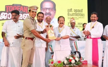 ആത്മഹത്യാശ്രമത്തിൽ നിന്ന് വയോധികനെ പിന്തിരിപ്പിച്ച എസ്.ഐ. ടി.ബി. ബിബിനെ മന്ത്രി ആദരിച്ചു