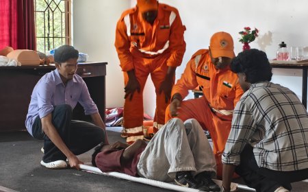 പ്രായോഗിക പരിശീലനത്തിലൂടെ ദുരന്തനിവാരണത്തിന്റെ പാഠങ്ങൾ പകർന്ന് എൻഡിആർഎഫ് സംഘം