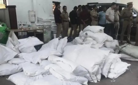 കോട്ടയത്ത് ഗോഡൗണിൽ വൻ പുകയില വേട്ട; 3,500 കിലോയോളം നിരോധിത ഉത്പന്നങ്ങൾ പിടികൂടി