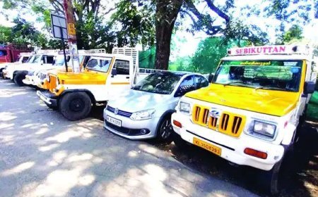 ഇടുക്കിക്കവല പിക്‌അപ്പ് സ്റ്റാൻഡിൽ ദിവസങ്ങളായി കാർ; മറ്റ് വാഹനങ്ങൾക്ക് ബുദ്ധിമുട്ടെന്ന് പരാതി