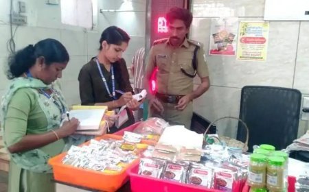 തൊടുപുഴയിൽ ഹെൽത്ത് സ്ക്വാഡിന്റെ മിന്നൽ പരിശോധന; 15 കിലോ നിരോധിത പ്ലാസ്റ്റിക് പിടികൂടി
