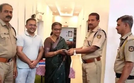 കളഞ്ഞുപോയ പണവും സ്വർണവുമടങ്ങിയ പേഴ്സ് കണ്ടെത്തി നൽകി പൊലീസ്